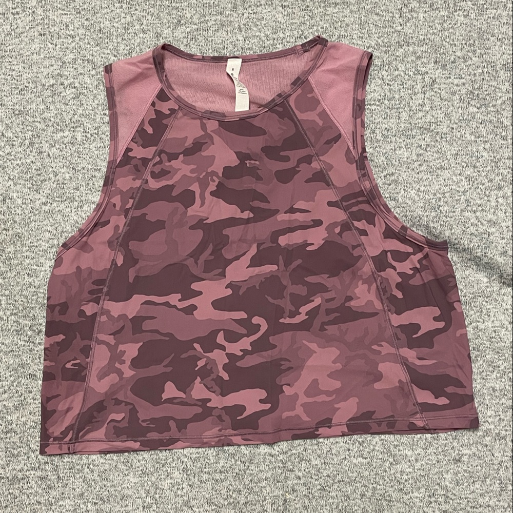 Lululemon Pink camo cropped tank